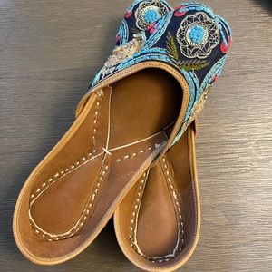 Indian Pakistani hand made footwear Royal look